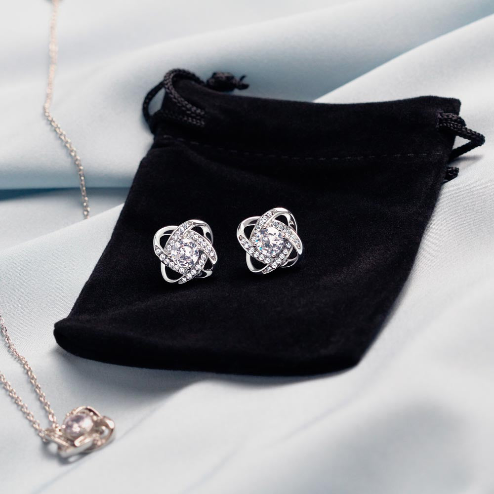 CLASS OF 2022 LOVE KNOT NECKLACE AND EARRINGS GIFT SET - ON CLOUD NINE GIFTS