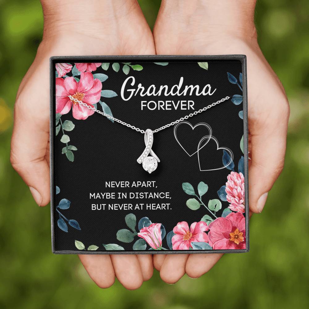 GRANDMA FOREVER ALLURING BEAUTY NECKLACE GIFT SET - ON CLOUD NINE GIFTS