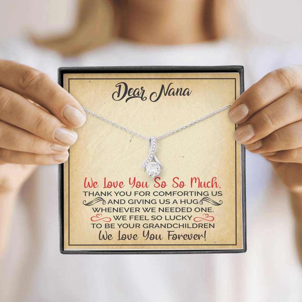 DEAR NANA "HUG" ALLURING BEAUTY NECKLACE GIFT SET - ON CLOUD NINE GIFTS