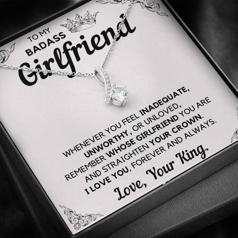 TO MY BADASS GIRLFRIEND CROWN ALLURING BEAUTY NECKLACE GIFT SET - ON CLOUD NINE GIFTS